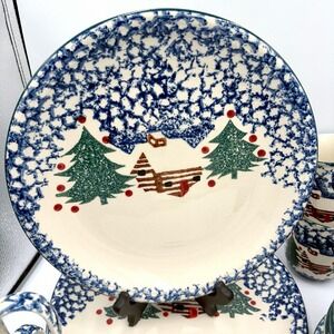 Tienshan Folk Craft Dinner Plate Cabin In The Snow Christmas Red Dots 10-3/8"